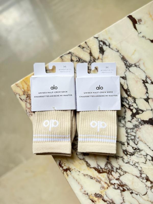 🤍 Unisex half-crew sock