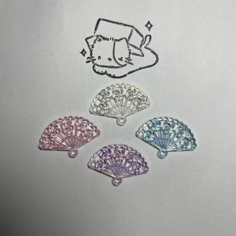 آویز بادبزن