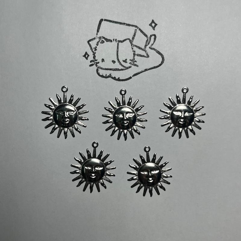 آویز خورشید 