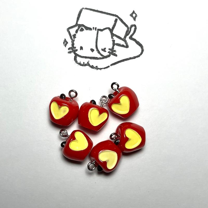 آویز سیب قلبی 