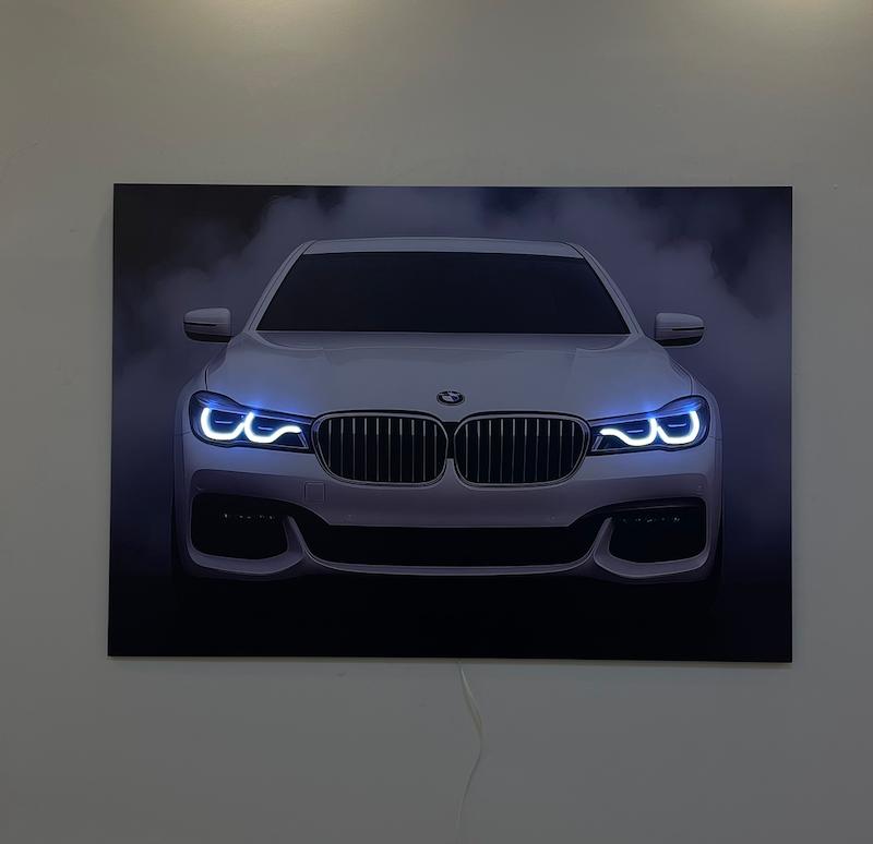 تابلو عکس بی ام و سری ۷ سفید