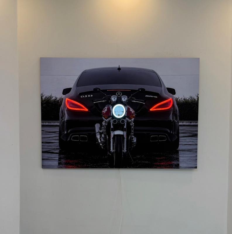 تابلو عکس بنز CLS و هوندا CB1300
