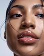 سرم حجم‌دهنده و آبرسان لب ایسامایا ISAMAYA Hyalurolip – رنگ Lucient