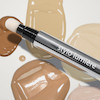 هایلایتر قلمی سیسلی ۲.۵ میل Stylo Lumière  Sisley Stylo Lumière Instant Radiance Booster Pen – 2.5 ml