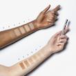 هایلایتر قلمی سیسلی ۲.۵ میل Stylo Lumière  Sisley Stylo Lumière Instant Radiance Booster Pen – 2.5 ml