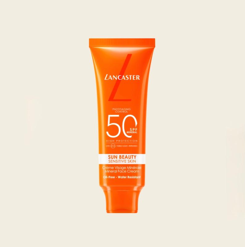 ضد افتاب فلوییدی مینرال فاقد چربی و بدون رنگ لنکسترLancaster Sun Beauty Sensitive Skin Mineral Face Cream SPF50