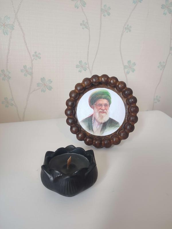 قاب عکس رهبری 