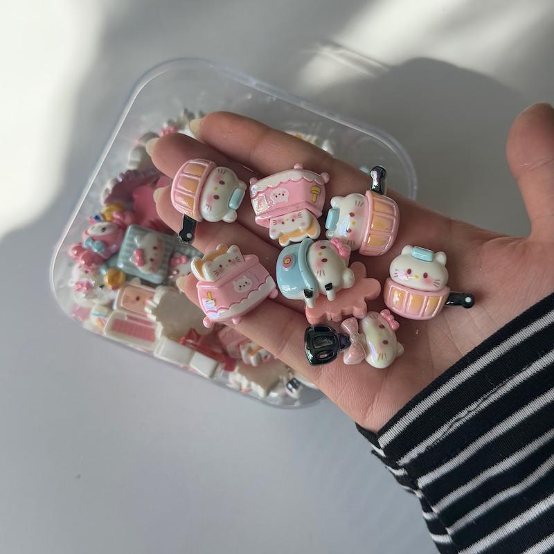 مهره کیتی هولوگرامی🥄