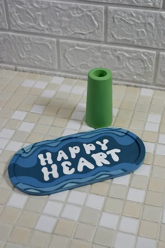 پلیت دکوری پاستلی طرح happy heart با گلدان