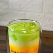تصویر از نزدیک شمع معطر آیس دو جداره مدل Mango Matcha Latte