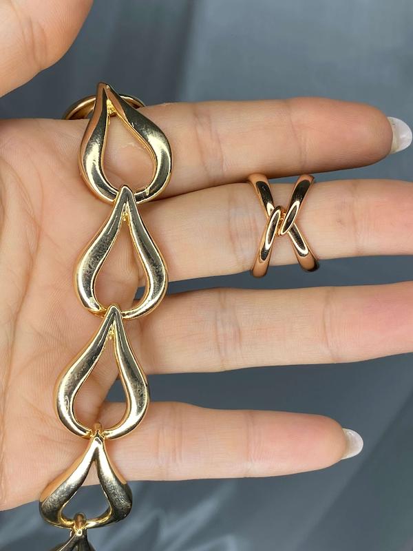 دستبند اشک طلایی