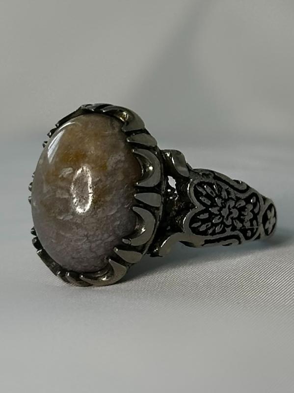 انگشتر با نگین سنگ