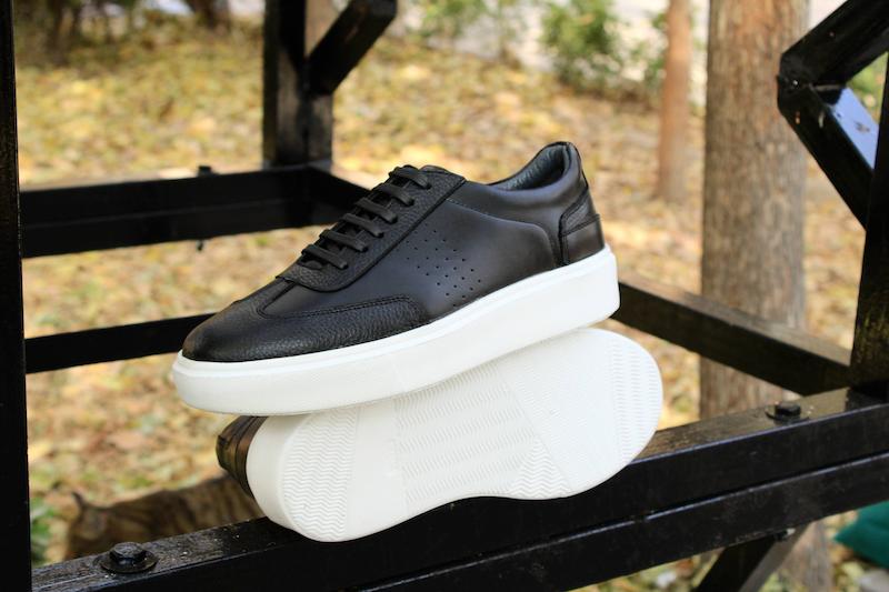 کفش اسپرت مردانه چرم لایت 