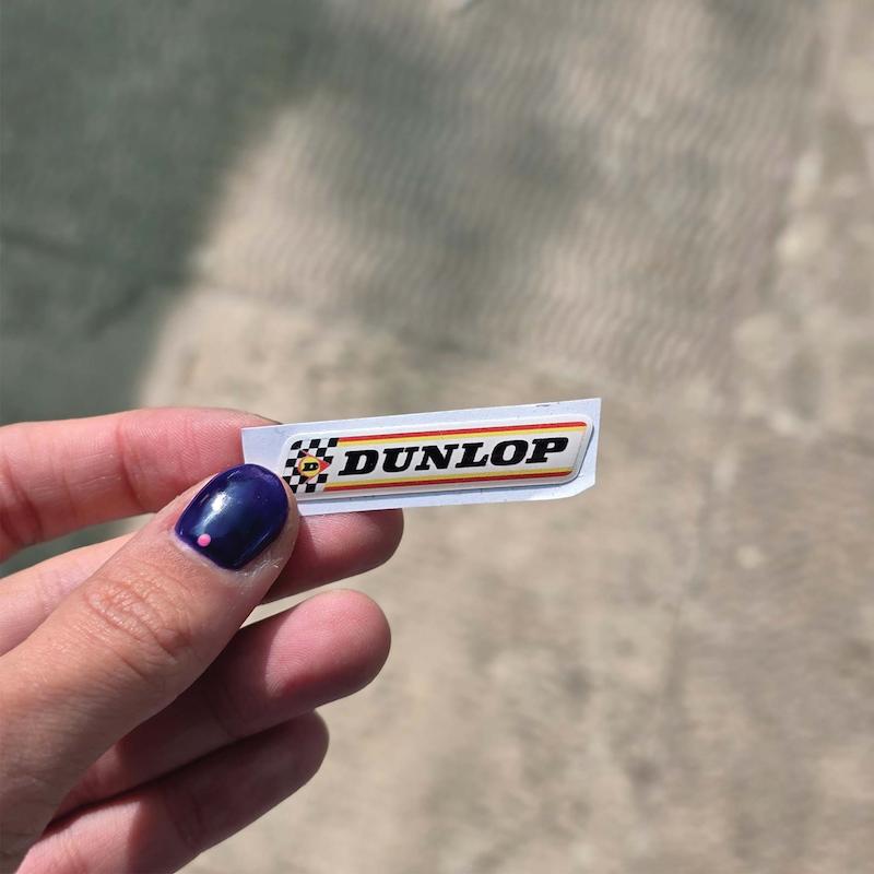 استیکر ژله ای dunlop