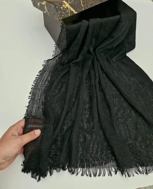 شال مشکی 