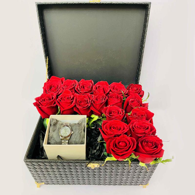 باکس چرمی و گل رز هلندی و ساعت وارداتی