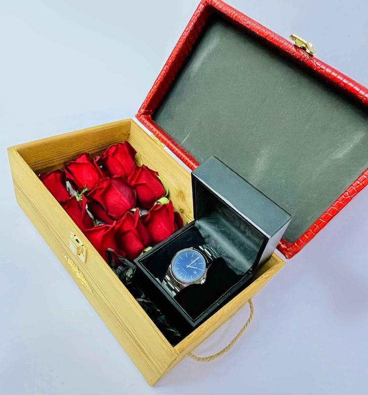 باکس گل رز هلندی و ساعت وارداتی