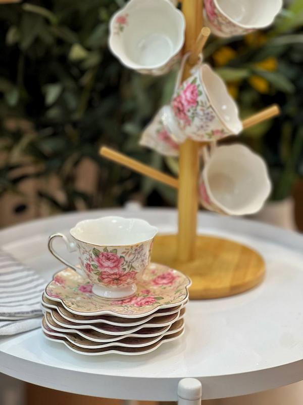 ست قهوه خوری و نعبلکی گلدار چینی