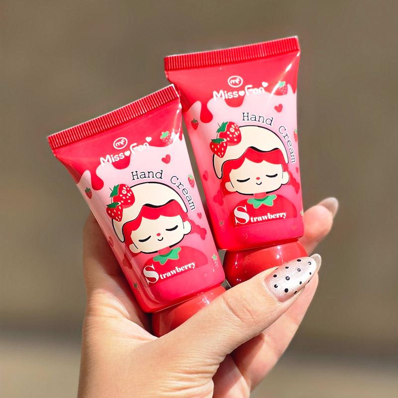 کرم دست توت فرنگی🍓