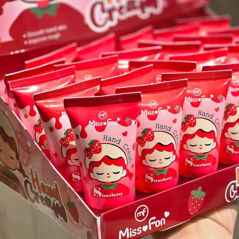 کرم دست توت فرنگی🍓