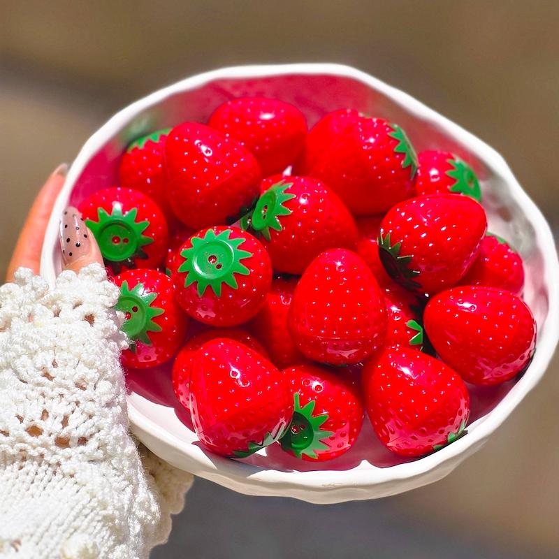 بالم لب حرارتی توت فرنگی🍓