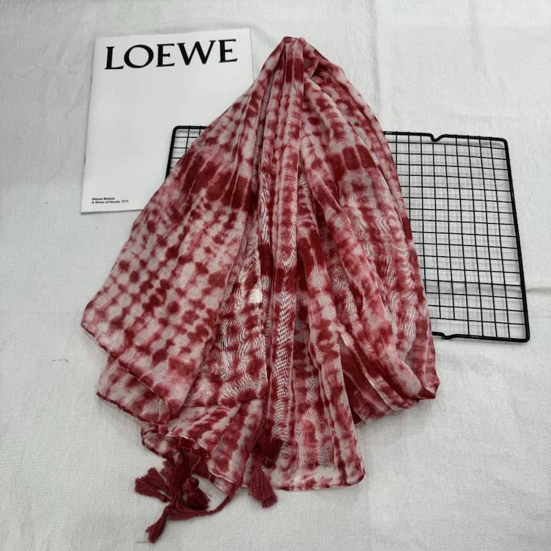 شال نخی منگوله‌دار