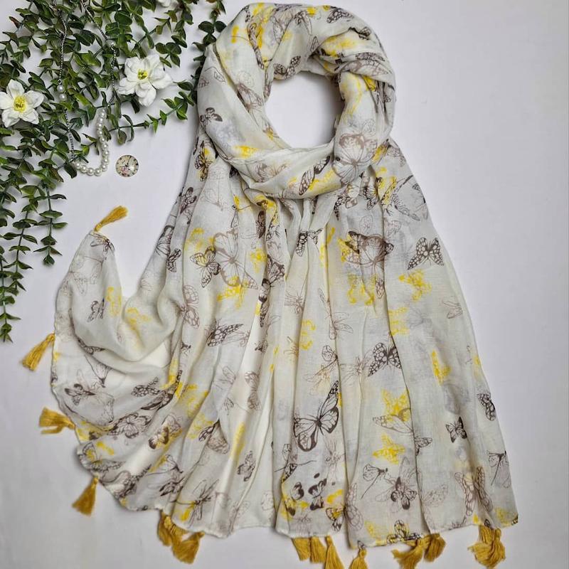 شال نخی منگوله‌دار