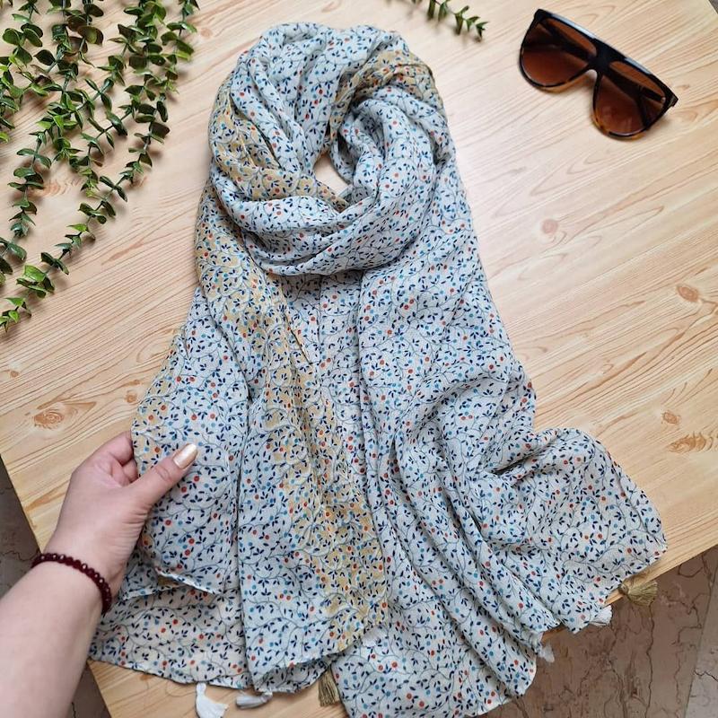 شال نخی منگوله‌دار