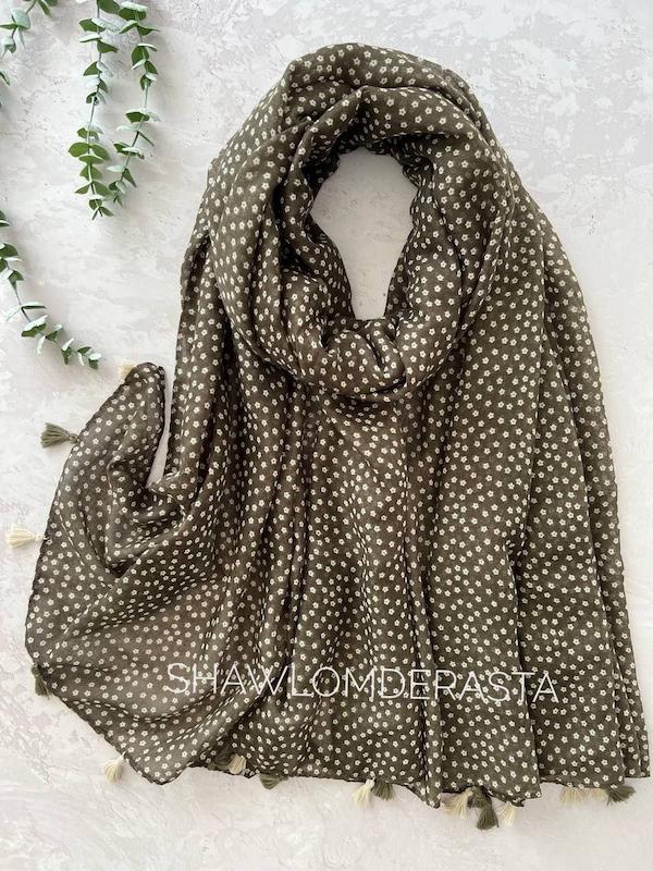 شال نخی منگوله‌دار