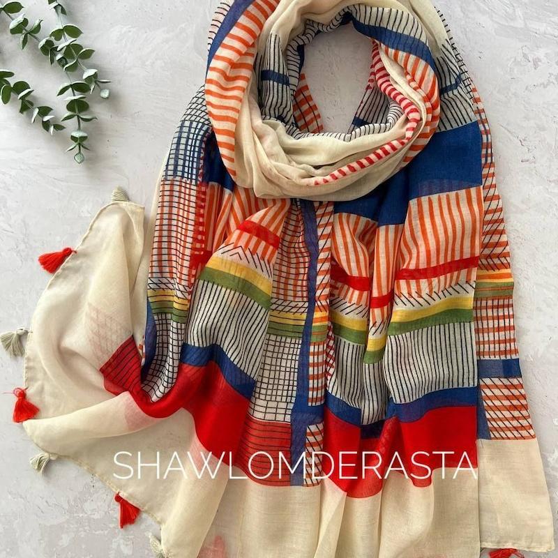 شال نخی منگوله‌دار