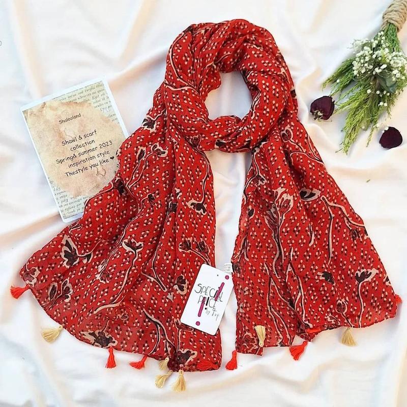 شال نخی منگوله‌دار