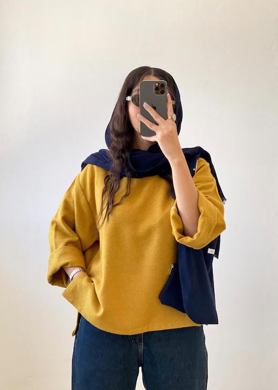 مانتو پشمی خردلی کد:۱۲۰۸