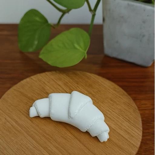 قالب سیلیکونی کروسان کوچک طول ۸ سانتیمتر و عرض۱.۵ سانتیمتر