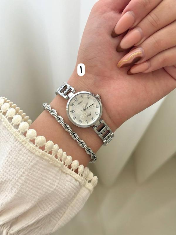 هانگری کارتیر صفحه گلدار