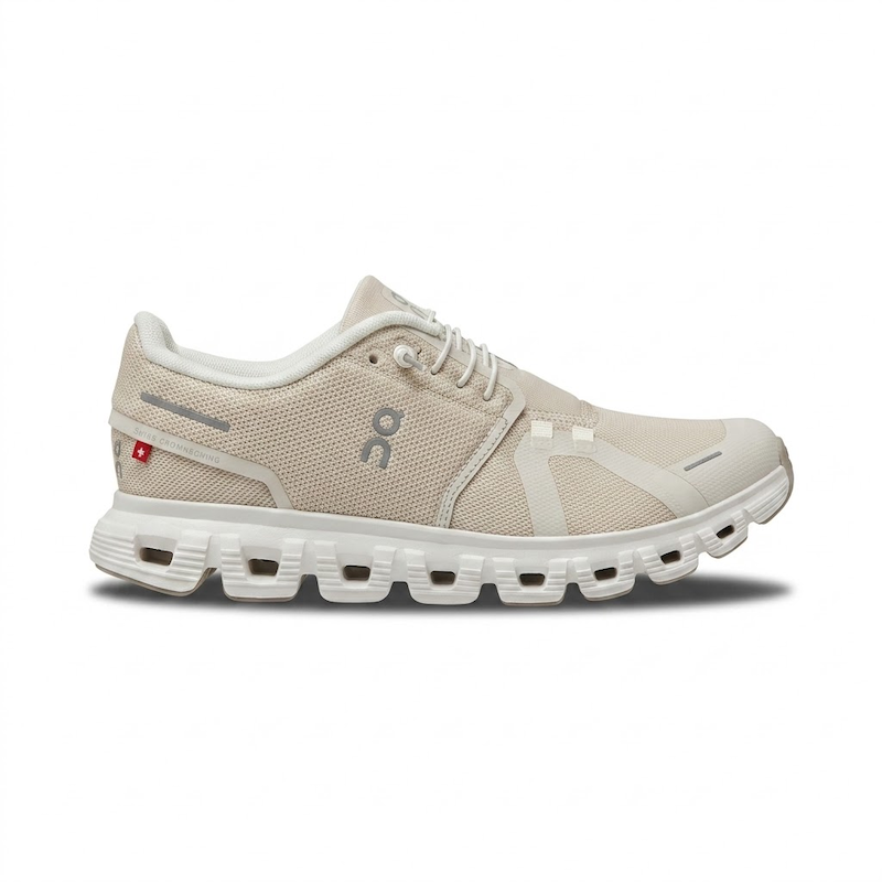 کتونی آن مدل کلود 6 کرم/سفید ( On Cloud 6 Pearl/White)