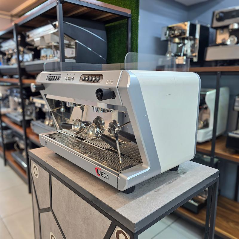 دستگاه اسپرسو دو گروپ مدل وگا IO کارکرده سال ساخت 2017