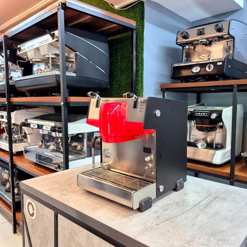 دستگاه اسپرسو ساز تک گروپ دالاکورته Studio کارکرده سال ساخت 2019 