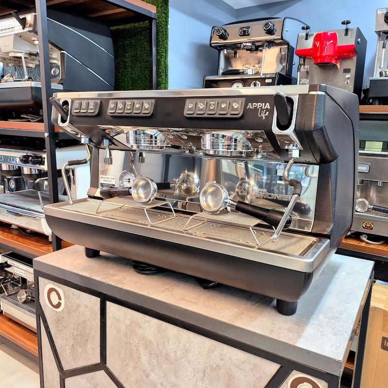 دستگاه اسپرسو دو گروپ مدل سیمونلی آپیا لایف کارکرده سال ساخت 2023