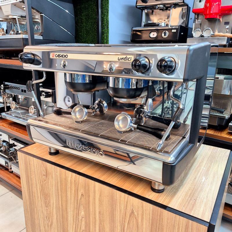 دستگاه اسپرسو دو گروپ مدل کاسادیو نیمه اتوماتیک Casadio Undici کارکرده سال ساخت 2018