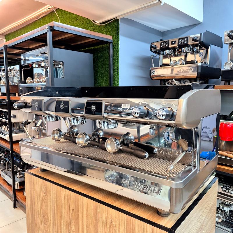 دستگاه اسپرسو سه گروپ نیمه اتوماتیک مدل جیمبالی M24 کارکرده سال ساخت 2018