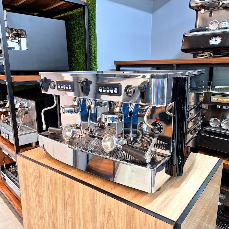 دستگاه اسپرسو دو گروپ مدل ایبرتال لانا IBERITAL L’ANNA کارکرده سال ساخت 2012