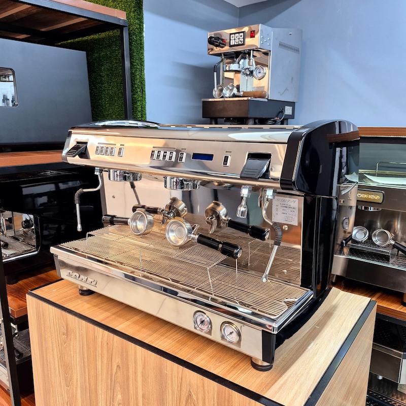 دستگاه اسپرسو دو گروپ مدل کنتی x1 تال کاپ کارکرده سال ساخت 2017 