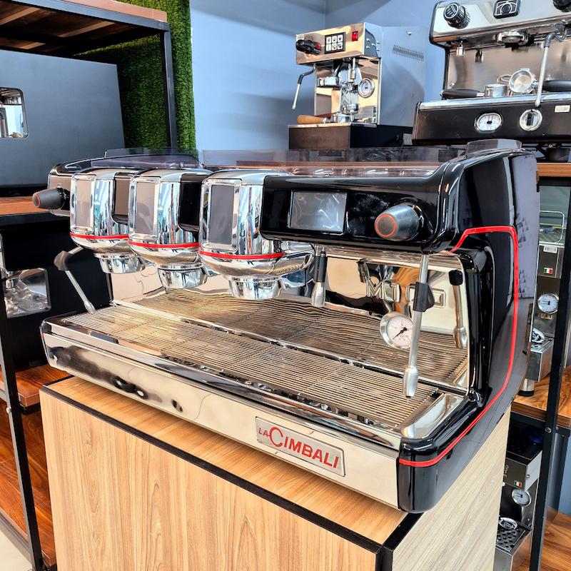 دستگاه اسپرسو سه گروپ جیمبالی jimbali M100 HD کارکرده سال ساخت 2013