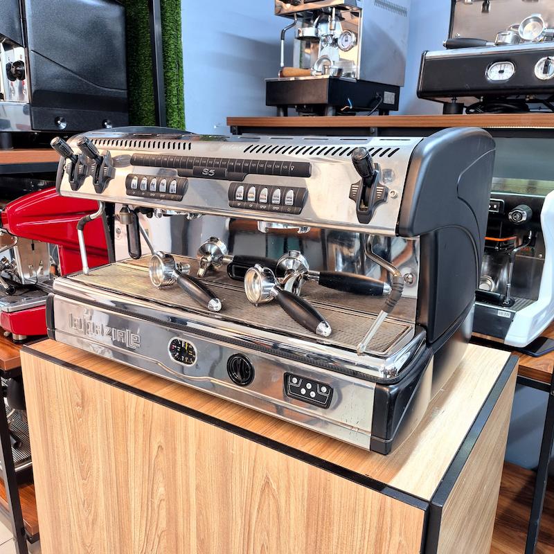 دستگاه اسپرسو دو گروپ مدل لاسپازیاله La Spaziale S5 کار کرده سال ساخت 2011 