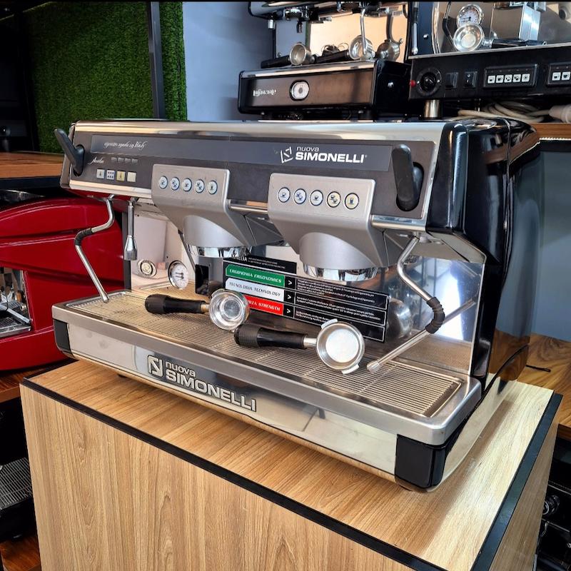دستگاه اسپرسو دو گروپ مدل سیمونلی نوا Nuova Simonelli Aurelia کارکرده سال ساخت 2012