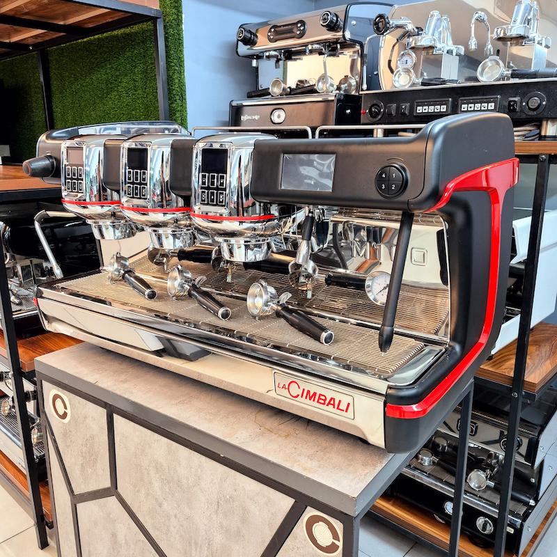 دستگاه اسپرسوساز سه گروپ جیمبالی LaCimbali M100 Attiva کارکرده سال ساخت 2021