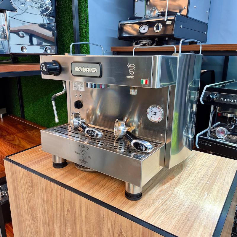 دستگاه اسپرسو تک گروپ مدل بیزرا T2017 کارکرده سال ساخت 2017
