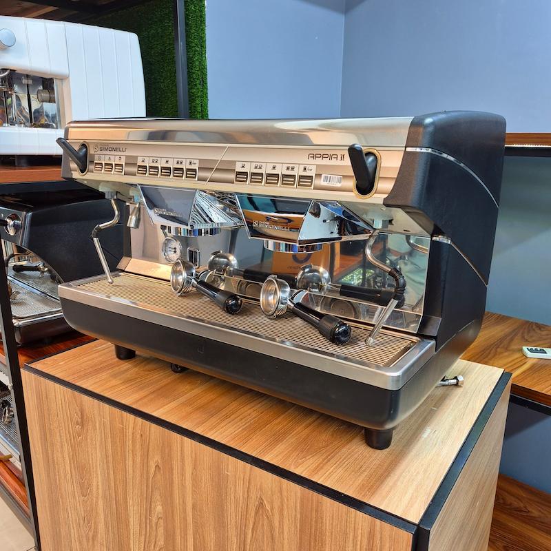 دستگاه اسپرسو دو گروپ مدل سیمونلی آپیا2 کارکرده سال ساخت 2016