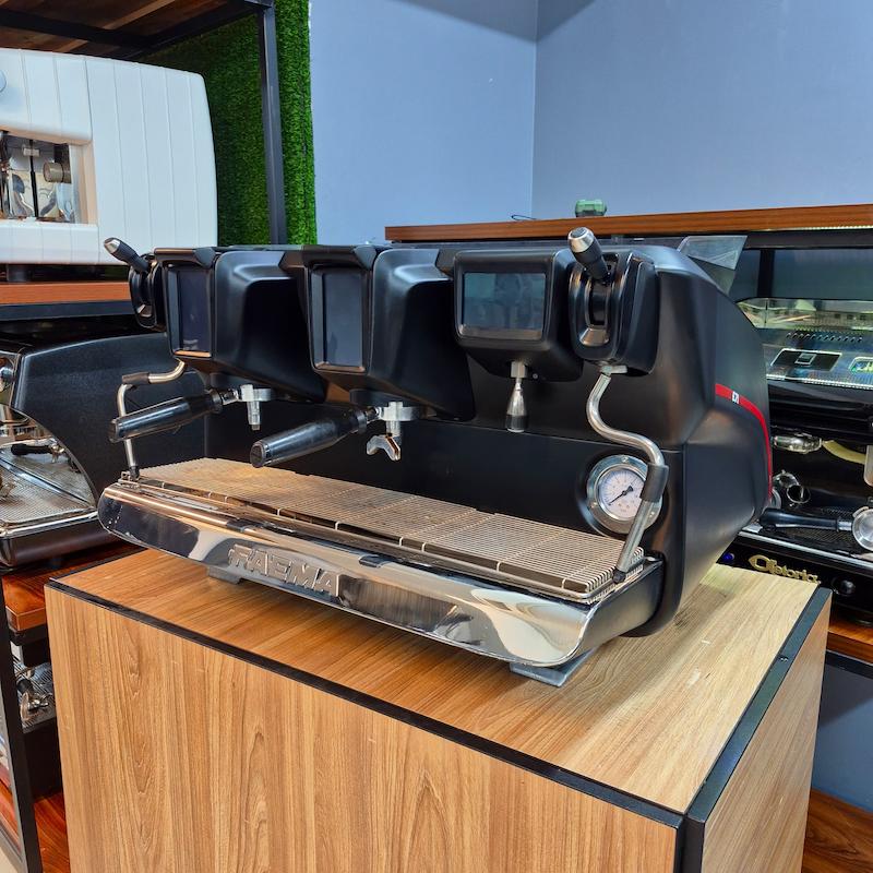 دستگاه اسپرسو دو گروپ  مدل فائما Faema E71 Touch کارکرده سال ساخت 2018