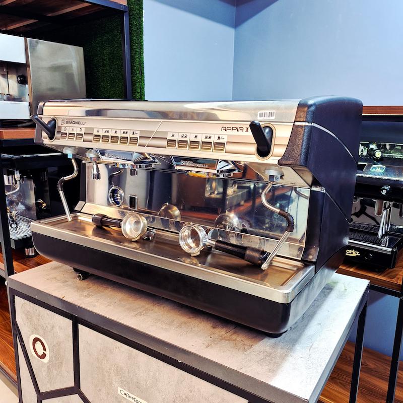 دستگاه اسپرسو دو گروپ مدل سیمونلی آپیا2 کارکرده سال ساخت 2014